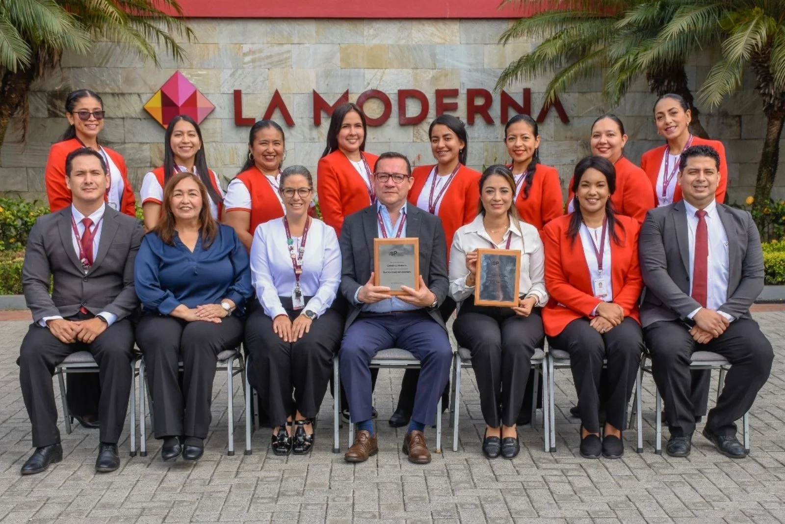 Reconocimientos a la excelencia académica Colegio La Moderna ISP